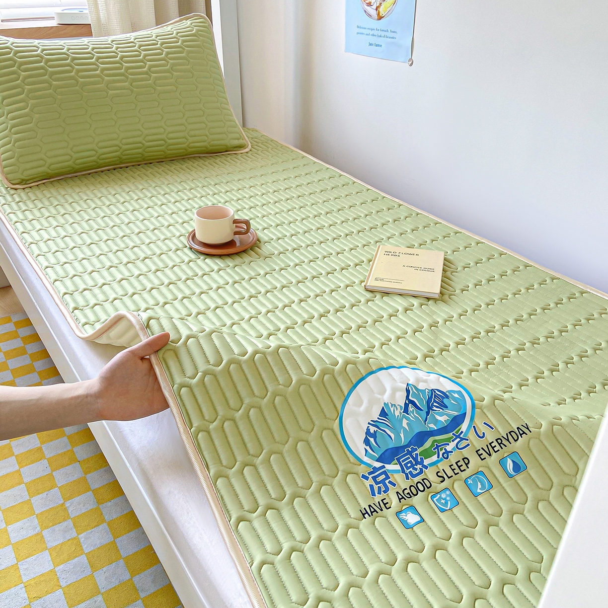 91家纺网 家纺一手货源 找家纺 家品罗兰 2026新款夏季A类乳胶冰丝席纯色冰丝凉席宿舍单人席子软可机洗可折叠床单软垫床垫夏天空调席两三件套 富士山果绿