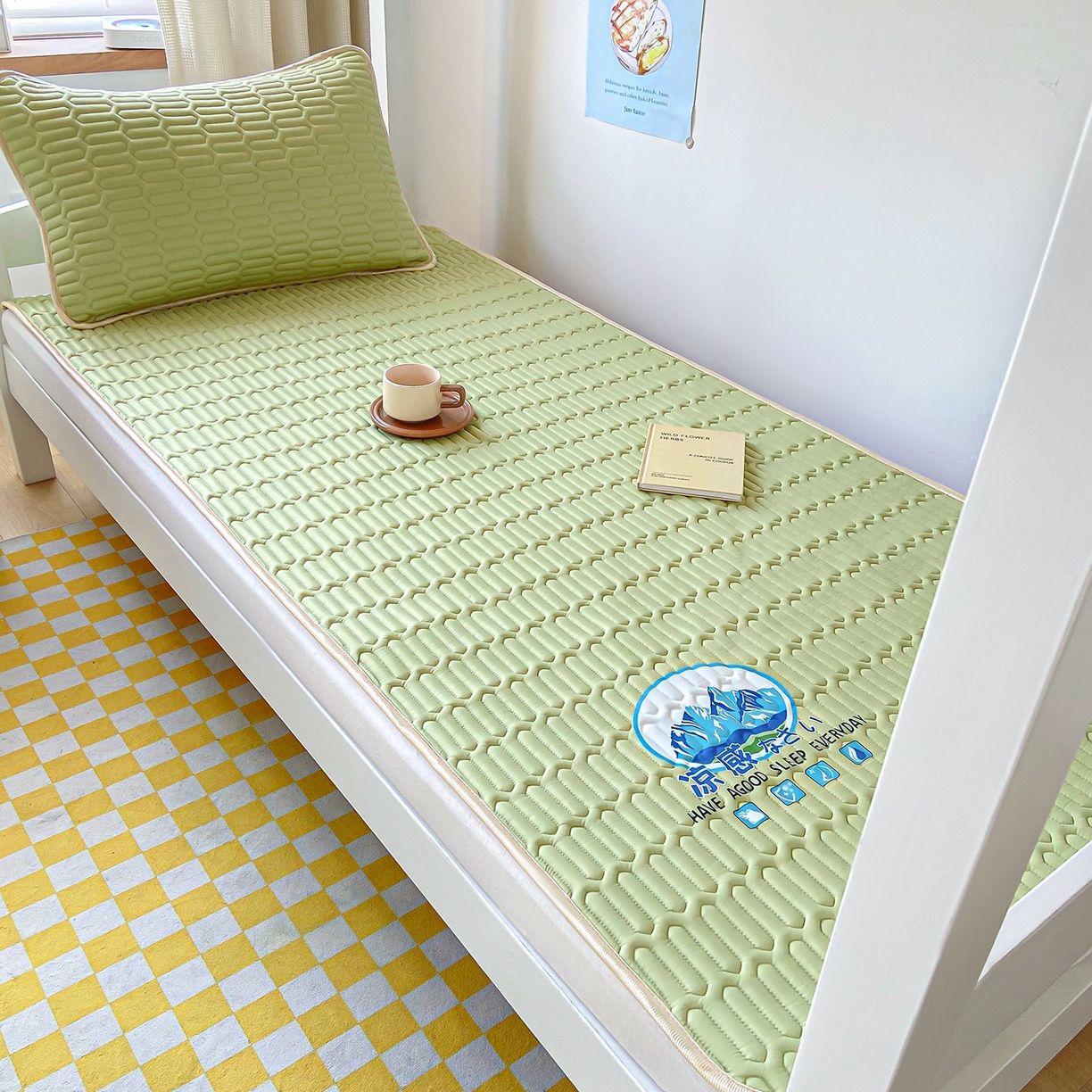 91家纺网 家纺一手货源 找家纺 家品罗兰 2026新款夏季A类乳胶冰丝席纯色冰丝凉席宿舍单人席子软可机洗可折叠床单软垫床垫夏天空调席两三件套 富士山果绿