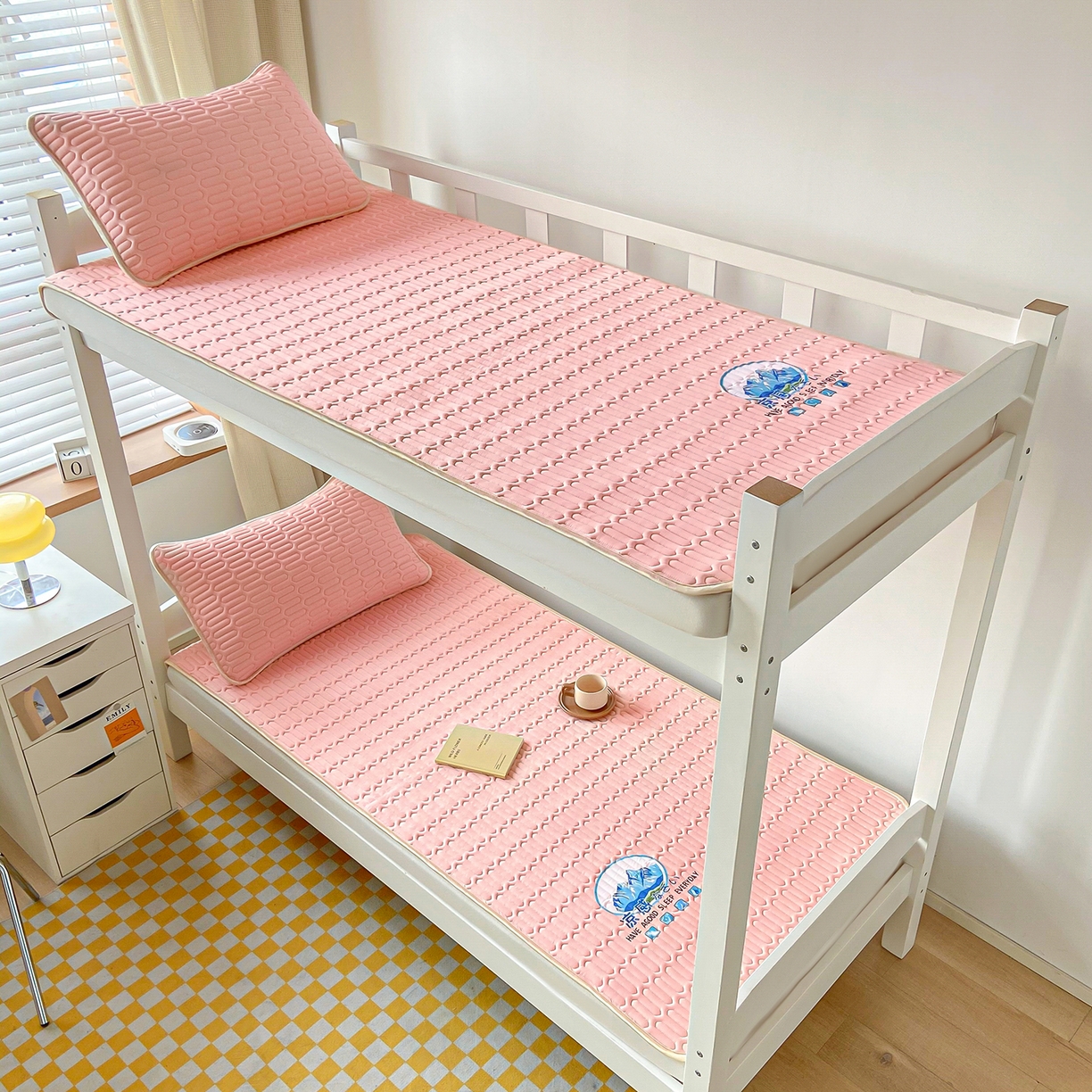 91家纺网 家纺一手货源 找家纺 家品罗兰 2026新款夏季A类乳胶冰丝席纯色冰丝凉席宿舍单人席子软可机洗可折叠床单软垫床垫夏天空调席两三件套 富士山玉色