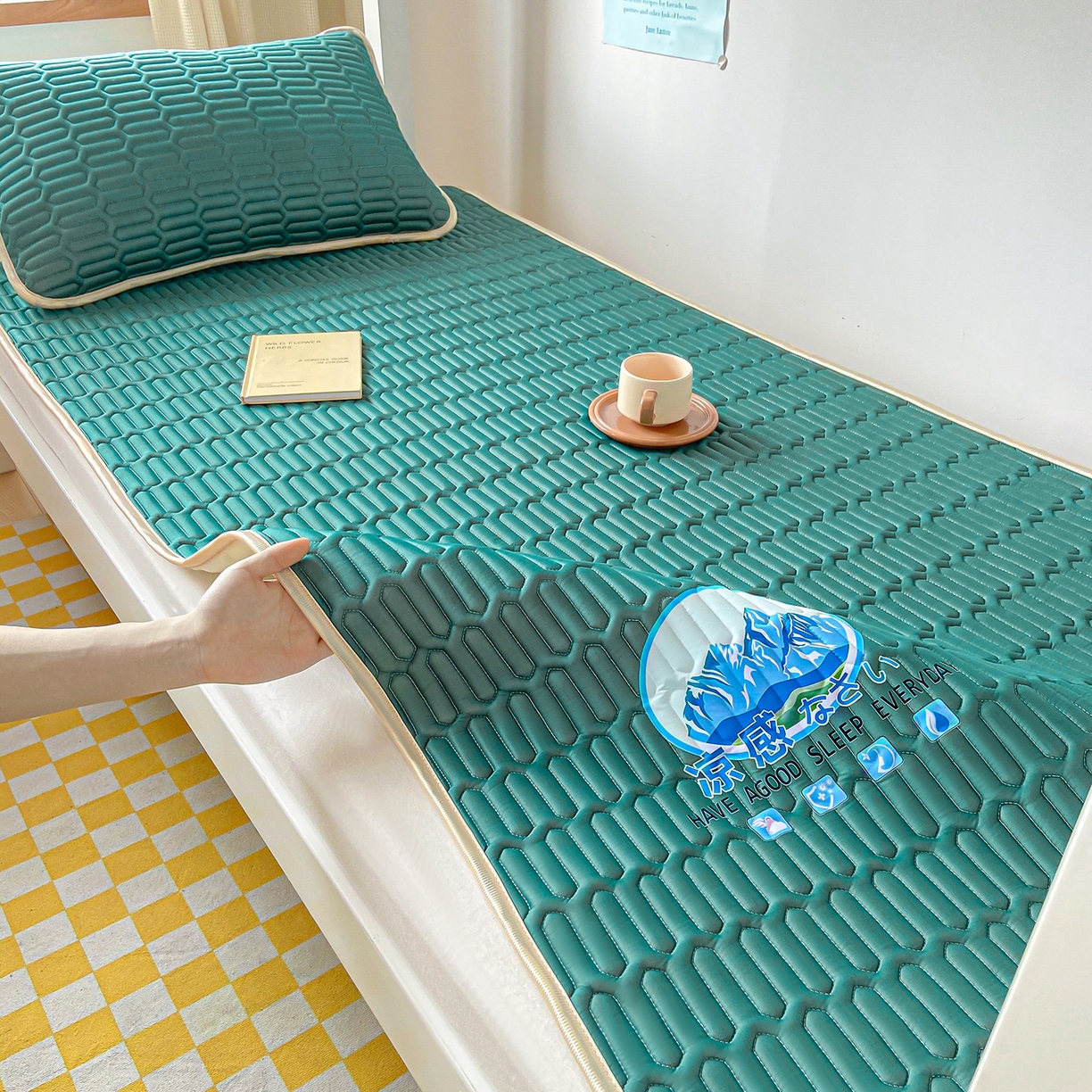 91家纺网 家纺一手货源 找家纺 家品罗兰 2026新款夏季A类乳胶冰丝席纯色冰丝凉席宿舍单人席子软可机洗可折叠床单软垫床垫夏天空调席两三件套 富士山墨绿