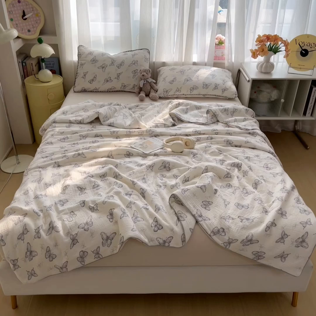 91家纺网 家纺一手货源 找家纺 兄弟坊 2026春夏新款全棉纯棉印花双层皱皱纱(滚边款)夏被纱布夏凉被午睡被盖毯夏凉被 云间羽