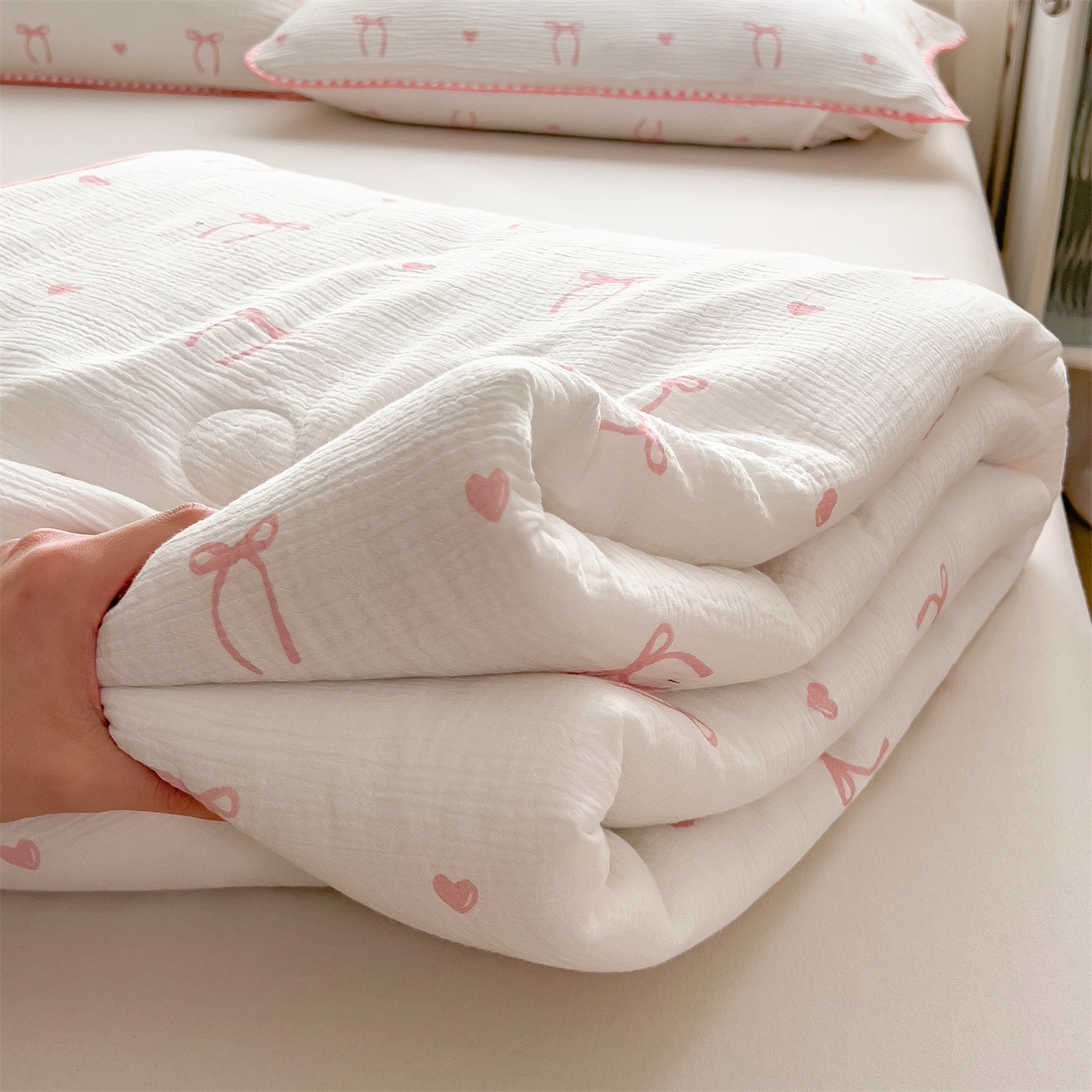 91家纺网 家纺一手货源 找家纺 兄弟坊 2026春夏新款全棉纯棉印花双层皱皱纱(滚边款)夏被纱布夏凉被午睡被盖毯夏凉被 云绮