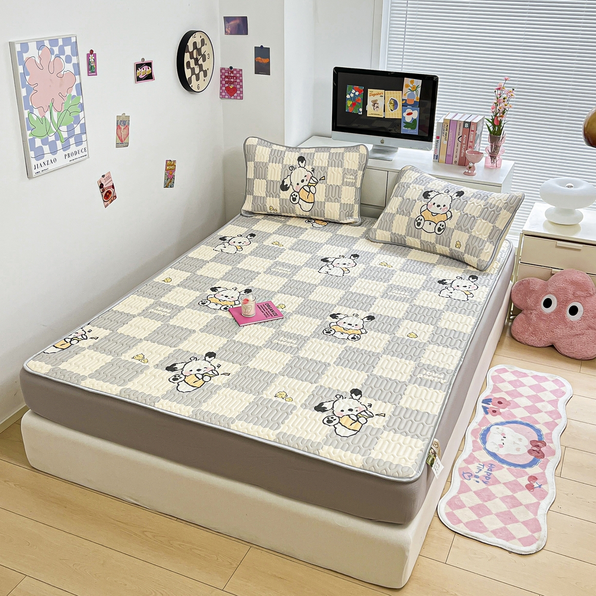 91家纺网 家纺一手货源 找家纺 摩妮卡 2026春夏新款凉感丝印花小清新乳胶凉席席子床笠款三件套 棋格小狗