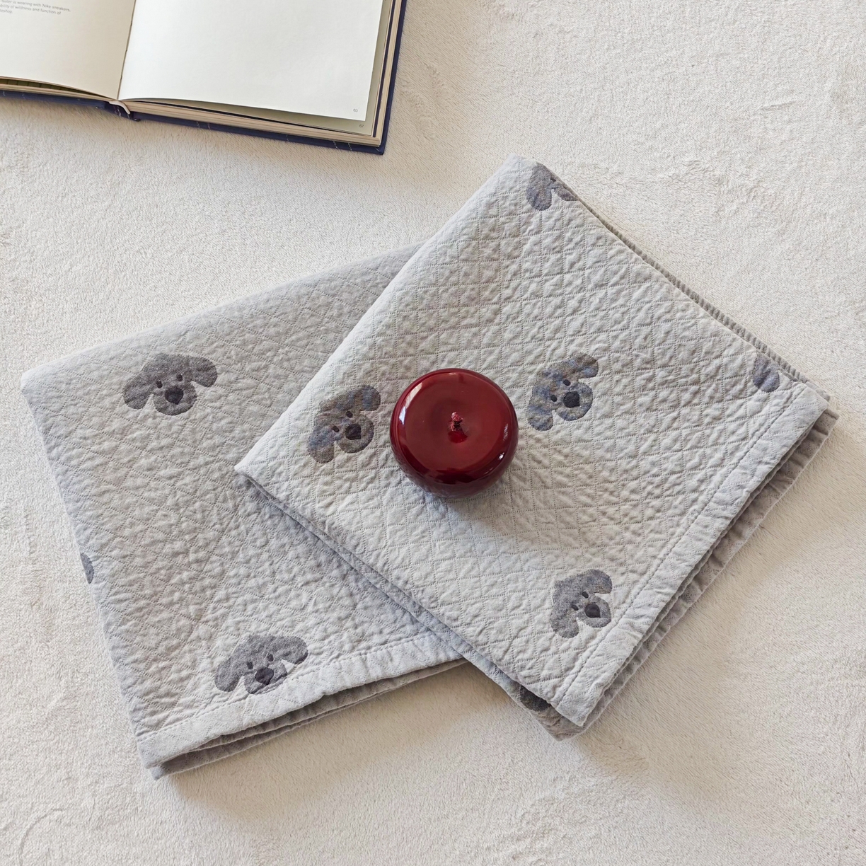 91家纺网 家纺一手货源 找家纺 沐瑟家纺 2026新款卡通小清新枕巾 叮叮狗 灰色