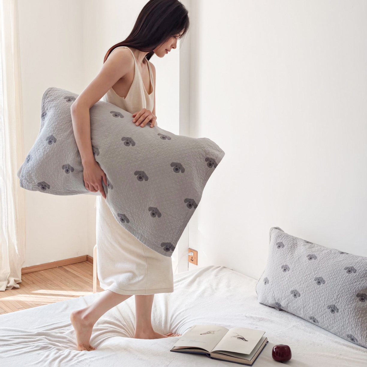 91家纺网 家纺一手货源 找家纺 沐瑟家纺 2026新款卡通小清新枕巾 叮叮狗 灰色