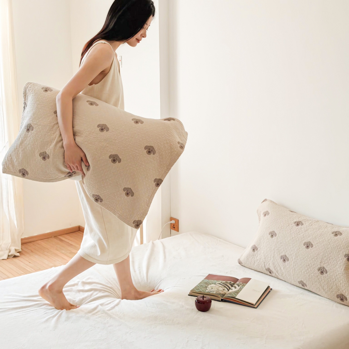 91家纺网 家纺一手货源 找家纺 沐瑟家纺 2026新款卡通小清新枕巾 叮叮狗 浅咖色