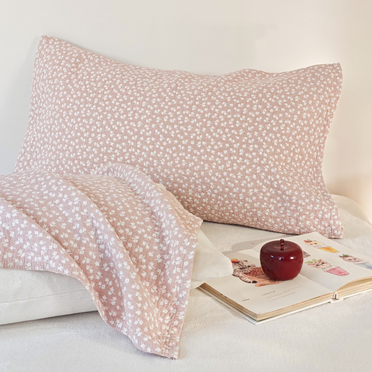 91家纺网 家纺一手货源 找家纺 沐瑟家纺 2026新款卡通小清新枕巾 枫叶 粉色