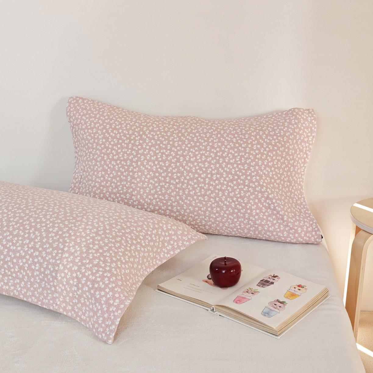 91家纺网 家纺一手货源 找家纺 沐瑟家纺 2026新款卡通小清新枕巾 枫叶 粉色