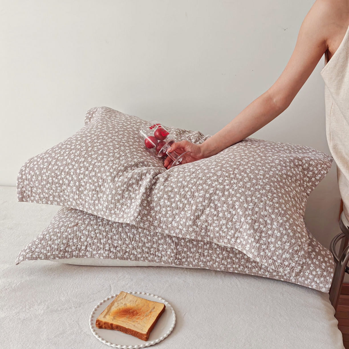 91家纺网 家纺一手货源 找家纺 沐瑟家纺 2026新款卡通小清新枕巾 枫叶 咖色