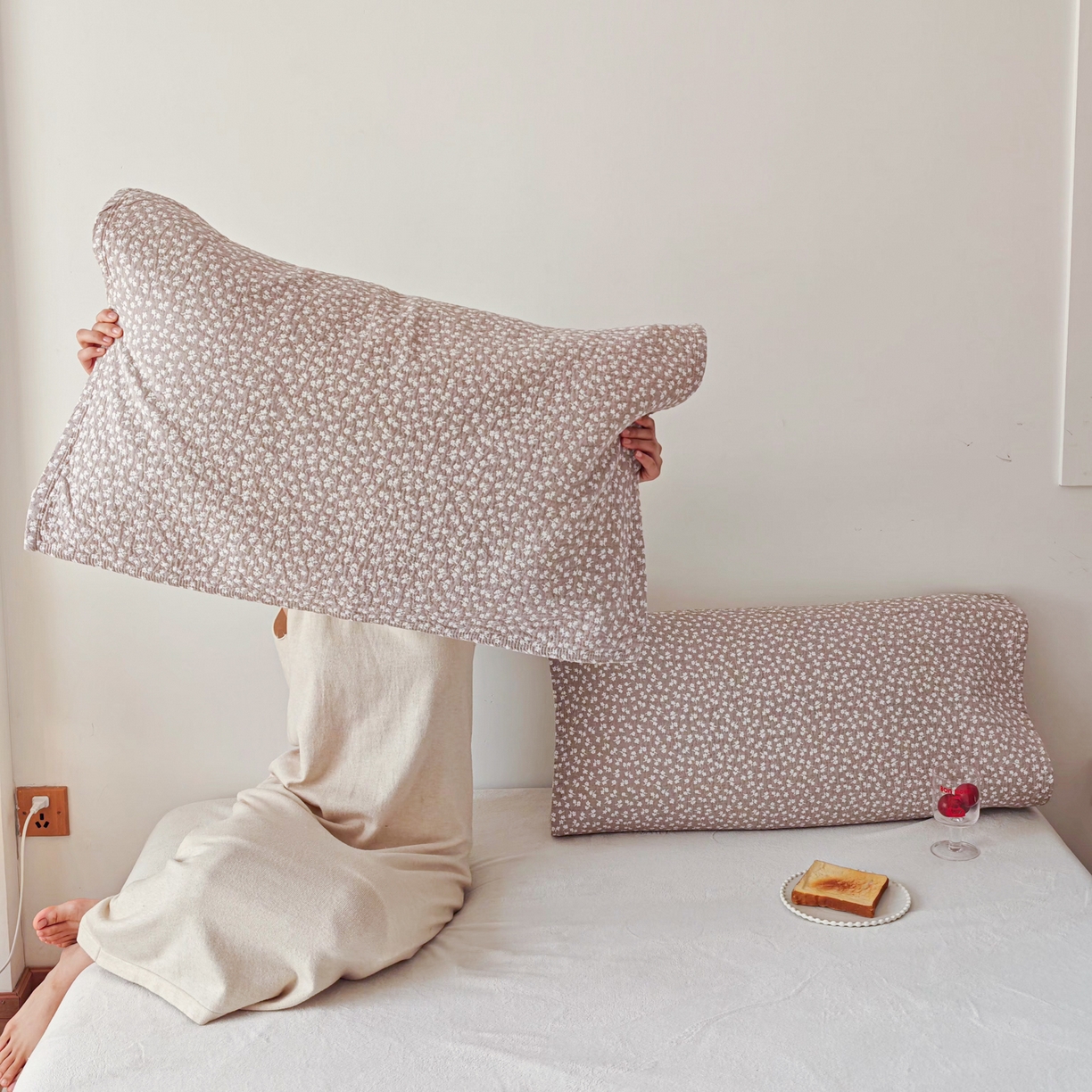 91家纺网 家纺一手货源 找家纺 沐瑟家纺 2026新款卡通小清新枕巾 枫叶 咖色