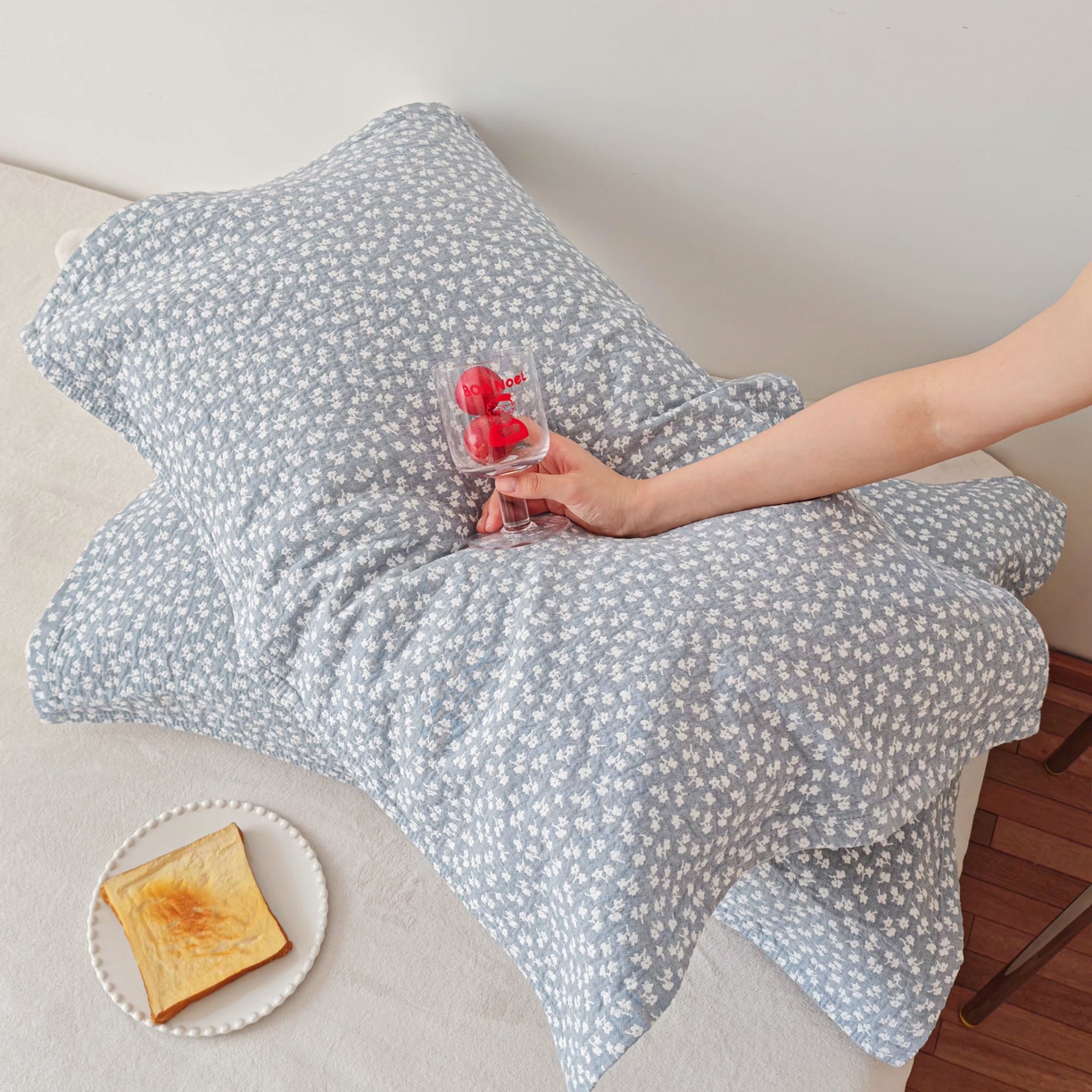 91家纺网 家纺一手货源 找家纺 沐瑟家纺 2026新款卡通小清新枕巾 枫叶 蓝色