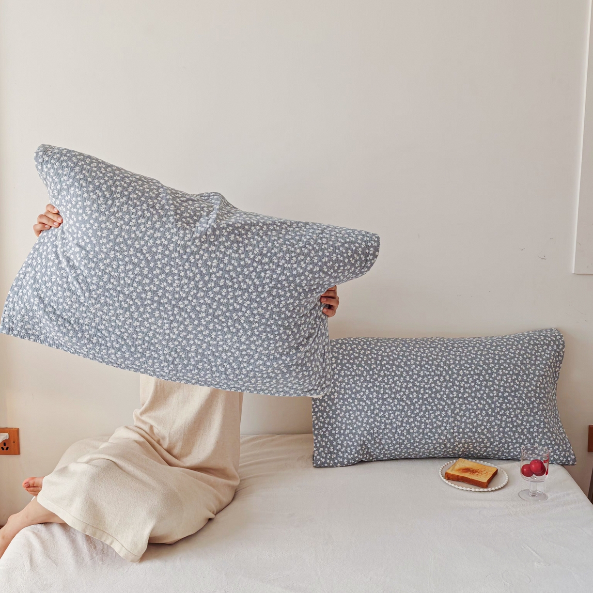 91家纺网 家纺一手货源 找家纺 沐瑟家纺 2026新款卡通小清新枕巾 枫叶 蓝色