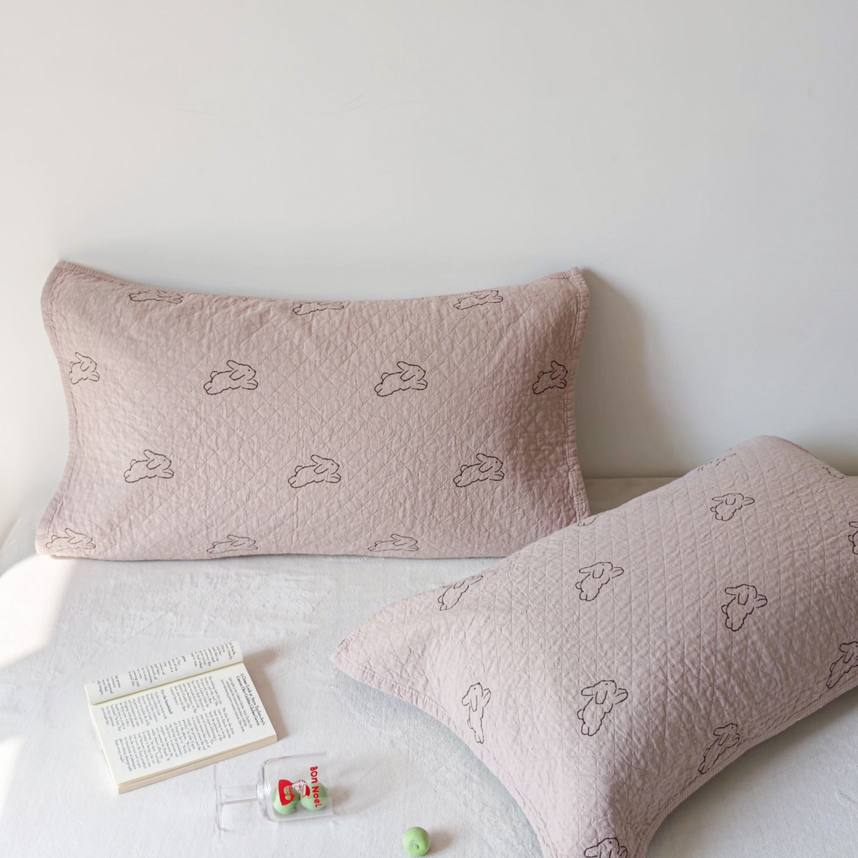 91家纺网 家纺一手货源 找家纺 沐瑟家纺 2026新款卡通小清新枕巾 浅跳兔 粉色