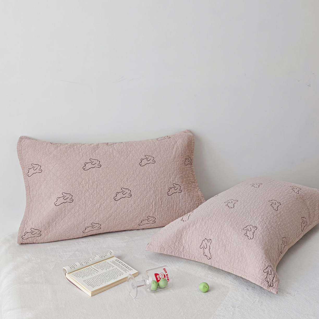 91家纺网 家纺一手货源 找家纺 沐瑟家纺 2026新款卡通小清新枕巾 浅跳兔 粉色