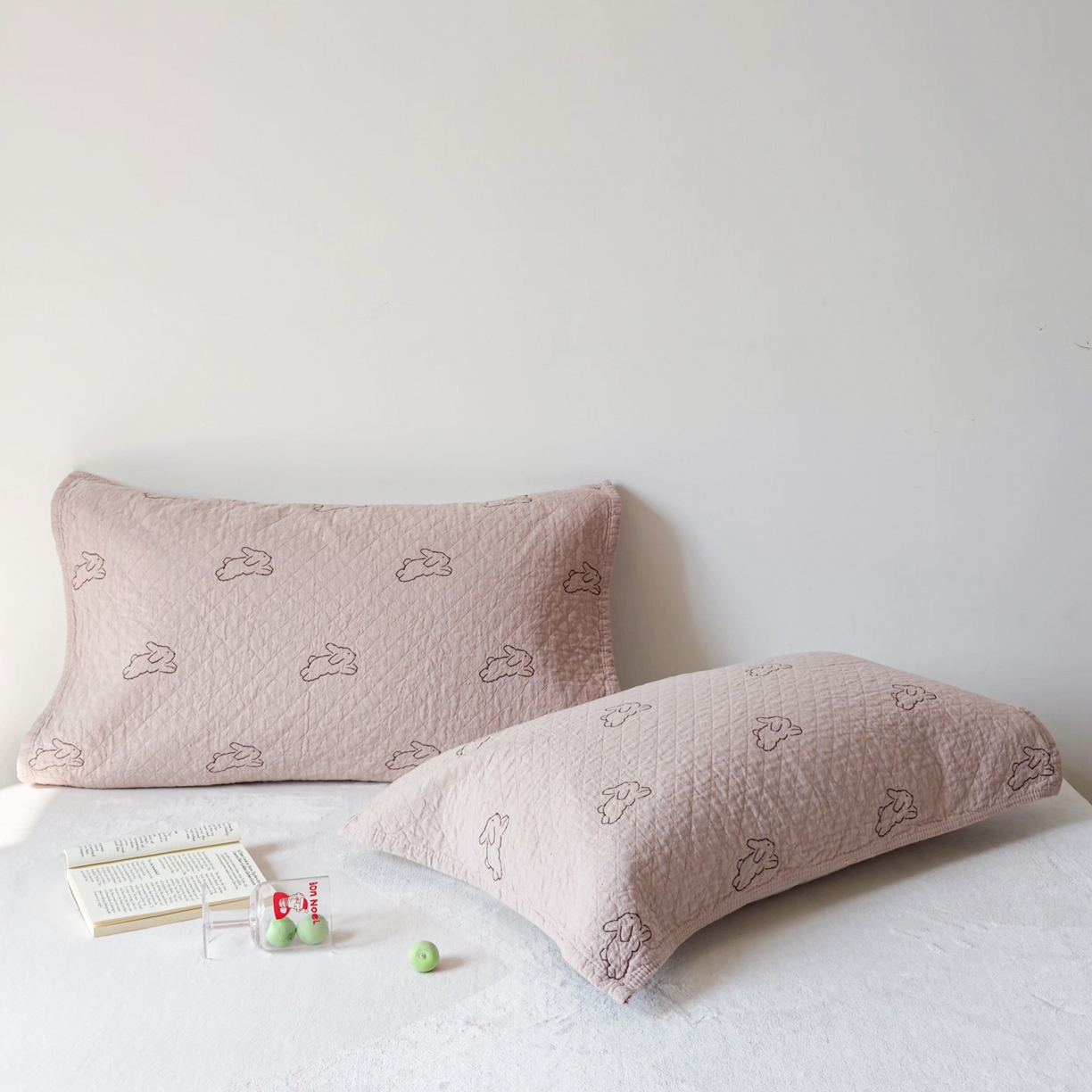 91家纺网 家纺一手货源 找家纺 沐瑟家纺 2026新款卡通小清新枕巾 浅跳兔 粉色