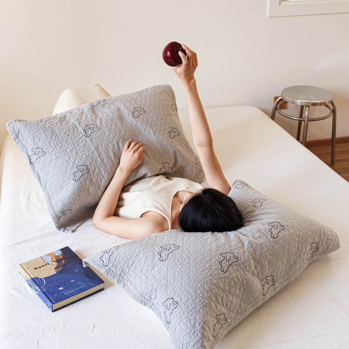 91家纺网 家纺一手货源 找家纺 沐瑟家纺 2026新款卡通小清新枕巾 浅跳兔 灰色