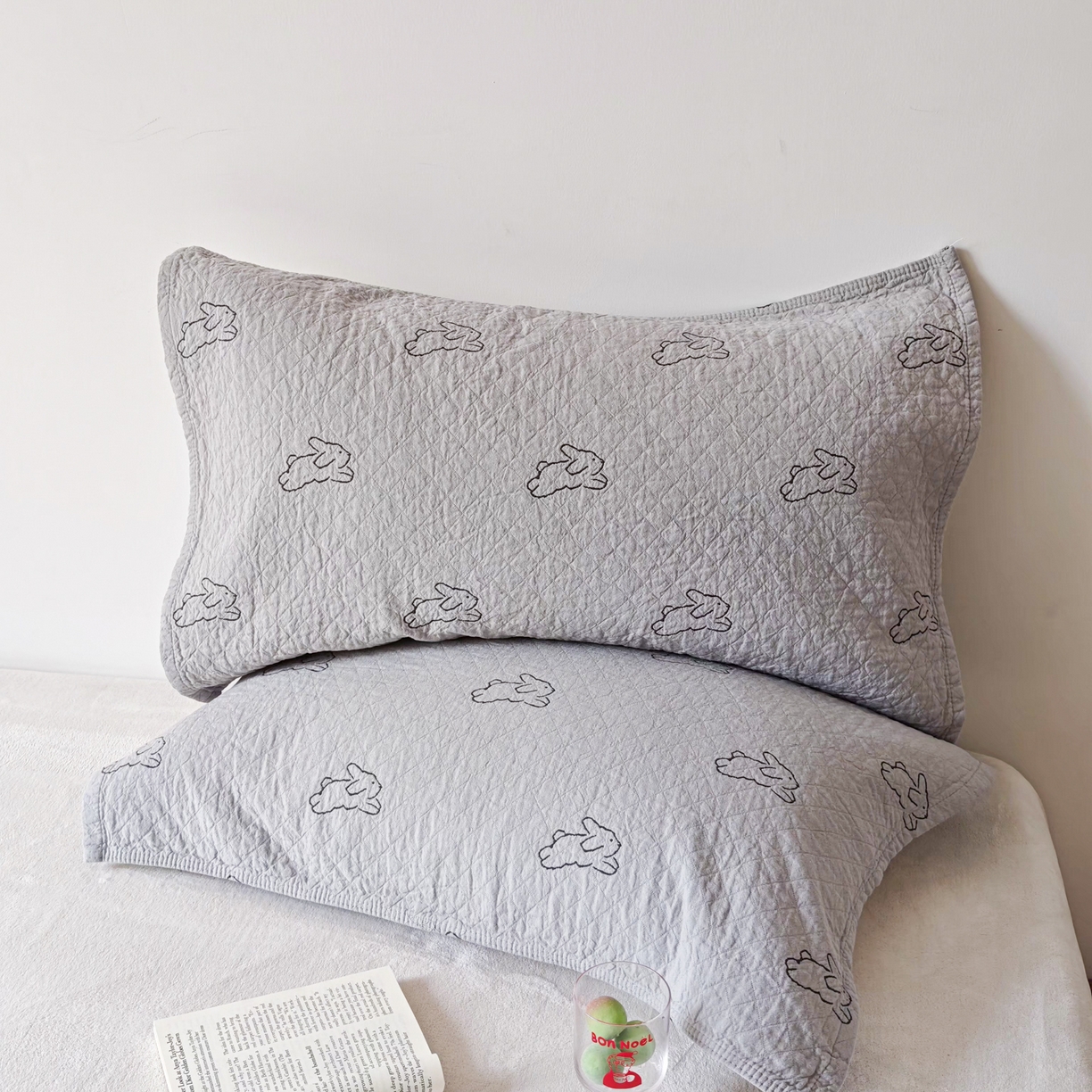 91家纺网 家纺一手货源 找家纺 沐瑟家纺 2026新款卡通小清新枕巾 浅跳兔 灰色