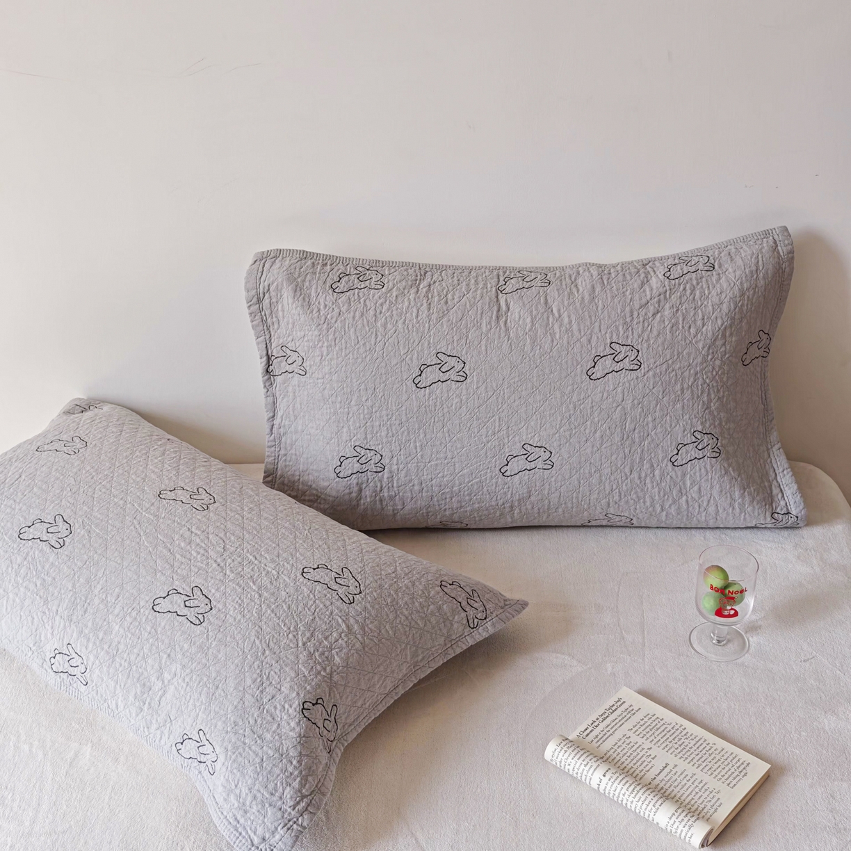 91家纺网 家纺一手货源 找家纺 沐瑟家纺 2026新款卡通小清新枕巾 浅跳兔 灰色