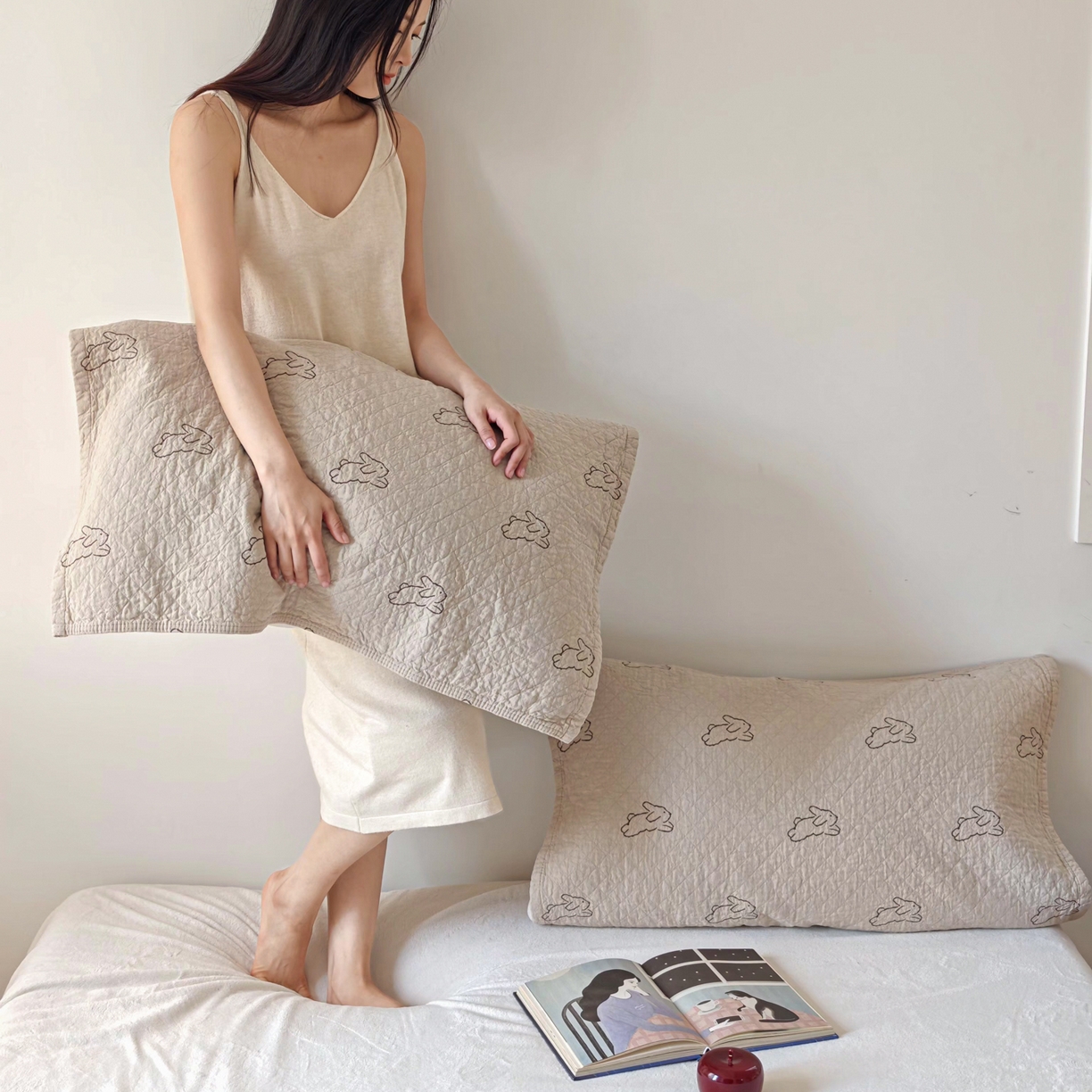 91家纺网 家纺一手货源 找家纺 沐瑟家纺 2026新款卡通小清新枕巾 浅跳兔 浅咖咖色