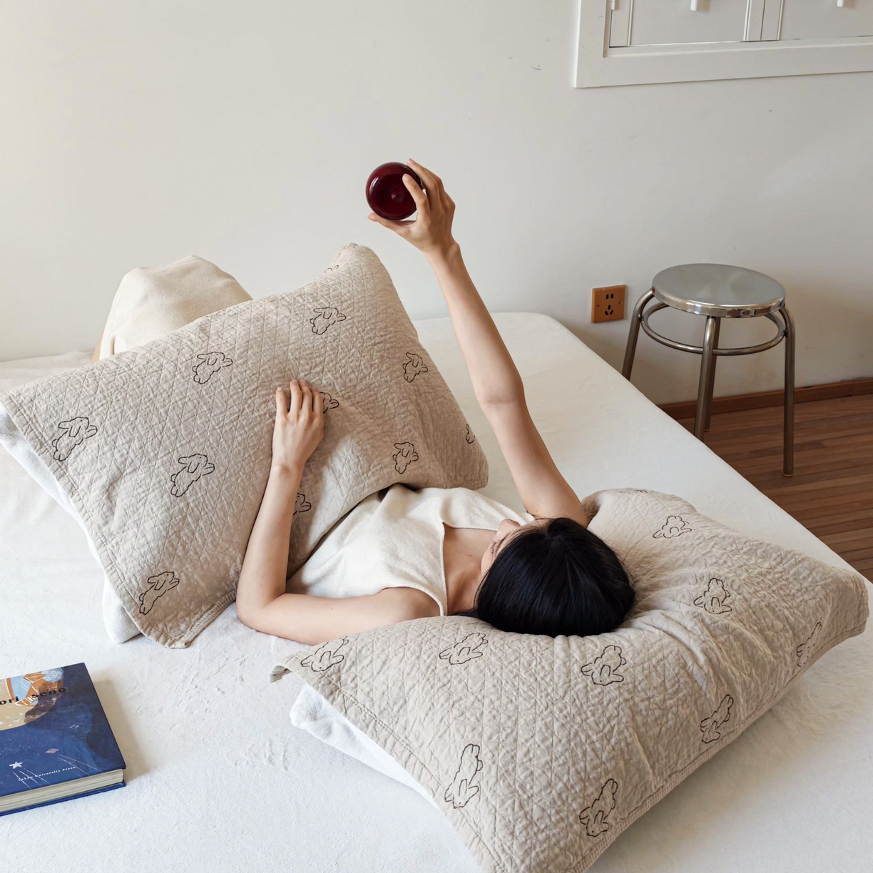 91家纺网 家纺一手货源 找家纺 沐瑟家纺 2026新款卡通小清新枕巾 浅跳兔 浅咖咖色