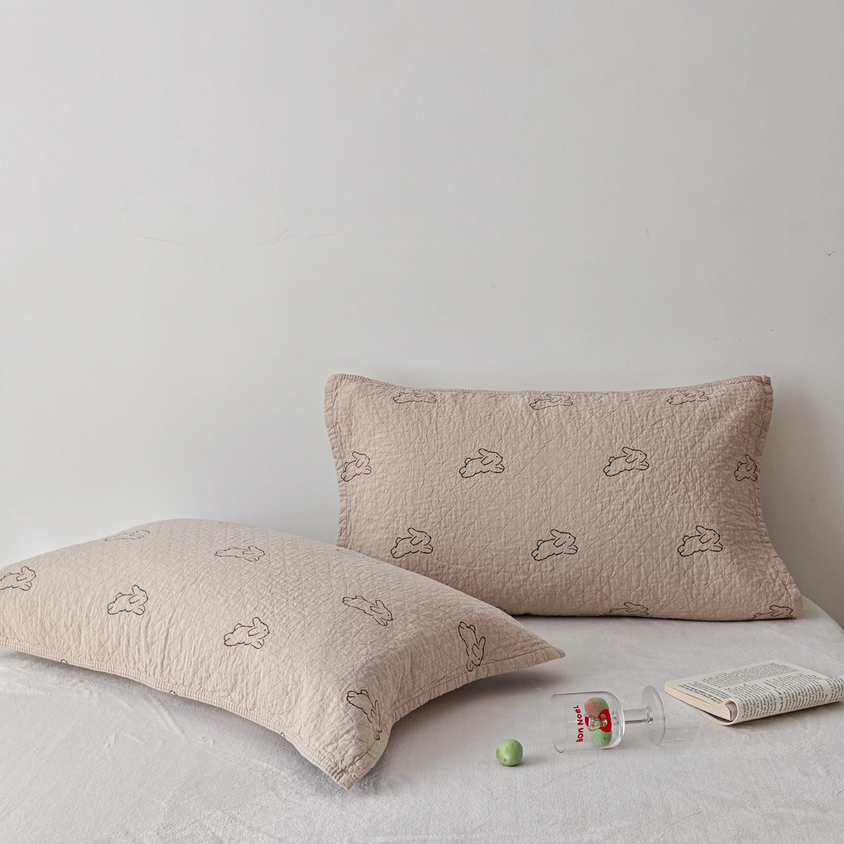 91家纺网 家纺一手货源 找家纺 沐瑟家纺 2026新款卡通小清新枕巾 浅跳兔 浅咖咖色