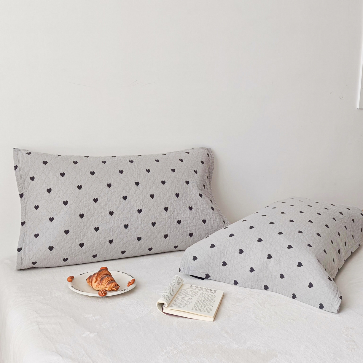 91家纺网 家纺一手货源 找家纺 沐瑟家纺 2026新款卡通小清新枕巾 心情 灰蓝