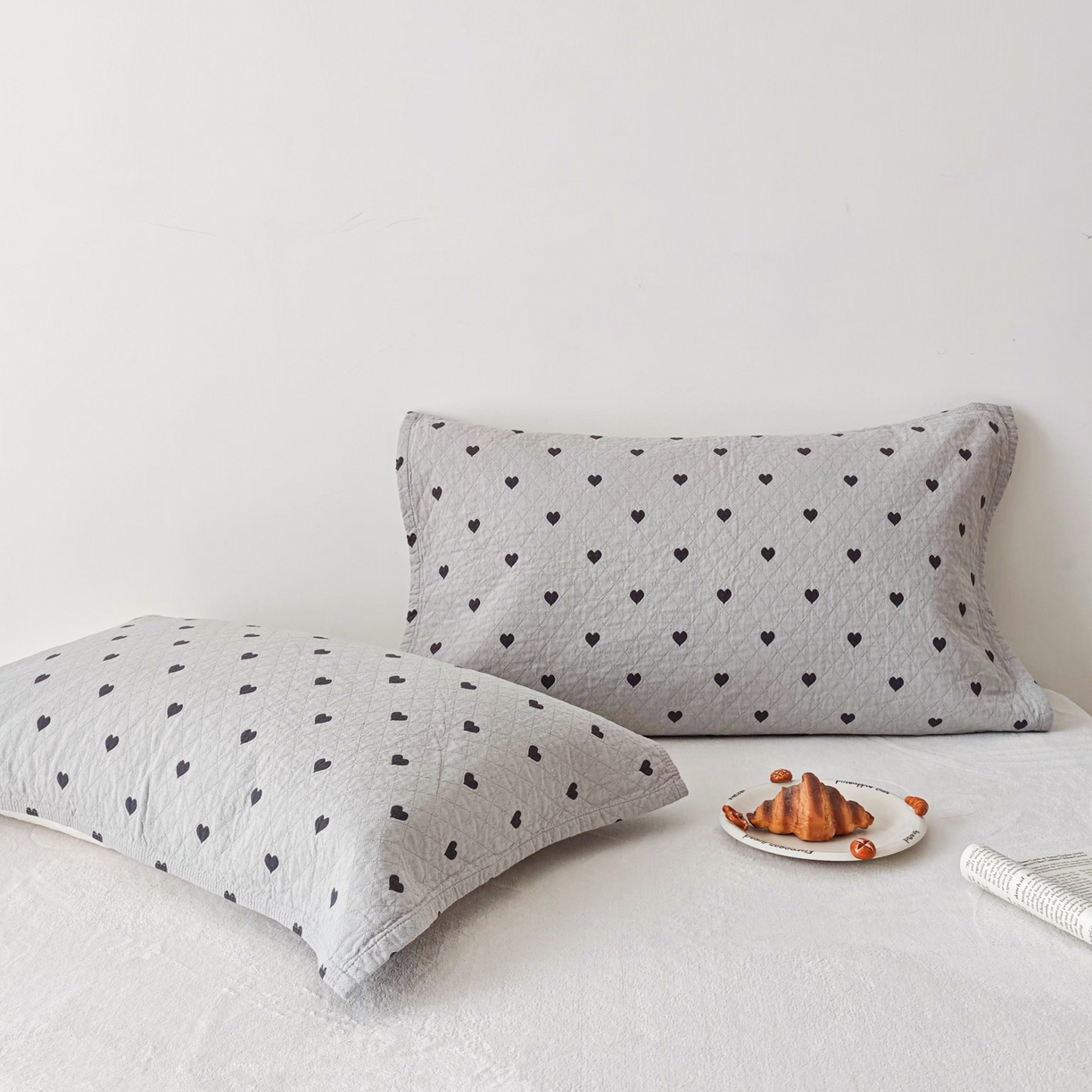 91家纺网 家纺一手货源 找家纺 沐瑟家纺 2026新款卡通小清新枕巾 心情 灰蓝