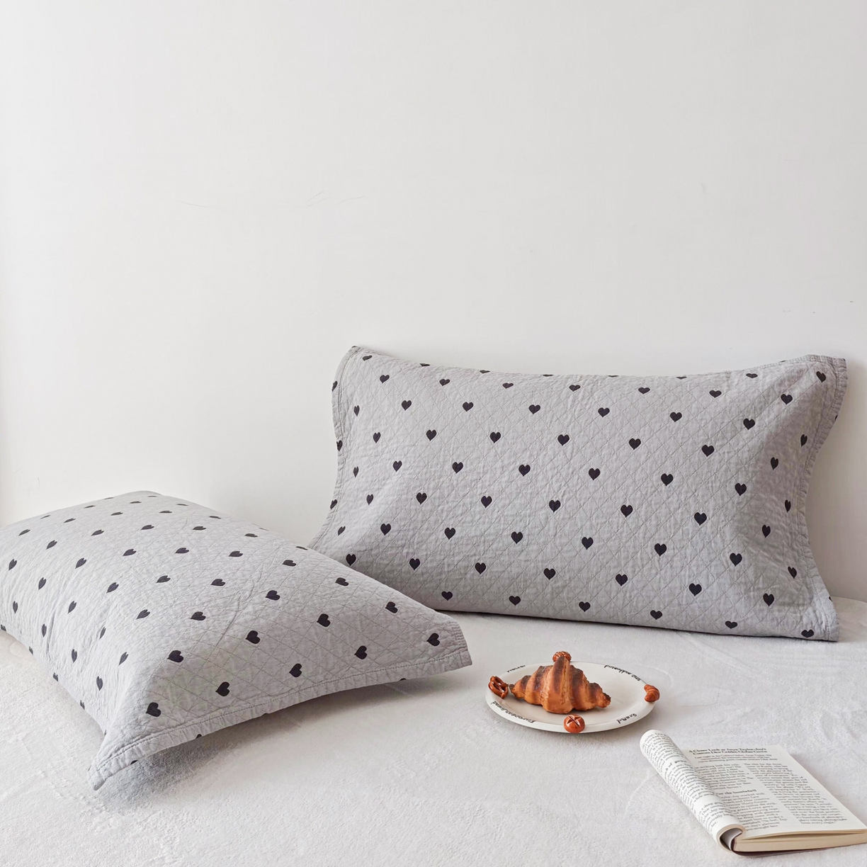 91家纺网 家纺一手货源 找家纺 沐瑟家纺 2026新款卡通小清新枕巾 心情 灰蓝