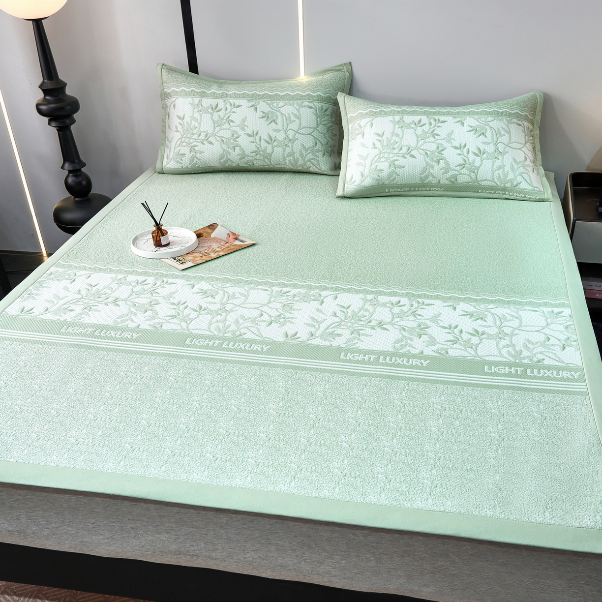 91家纺网 家纺一手货源 找家纺 宜派家纺 2026新款提花PE凉感冰丝席凉席席子三件套 风景-直角绿