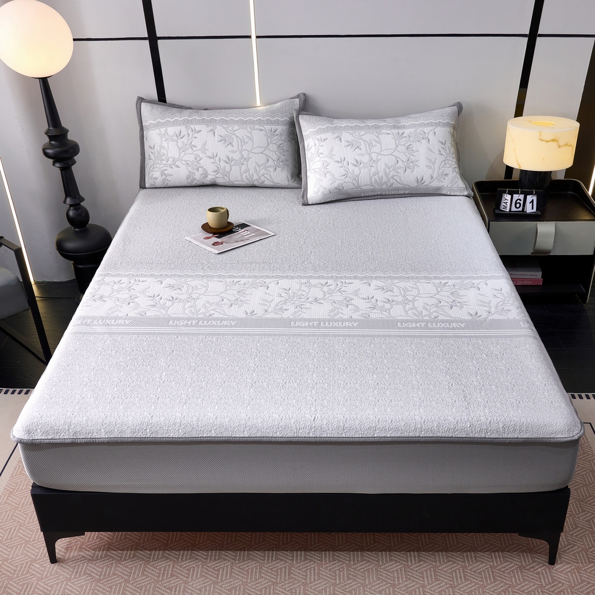 91家纺网 家纺一手货源 找家纺 宜派家纺 2026新款提花PE凉感冰丝席凉席席子三件套 风景-床笠灰