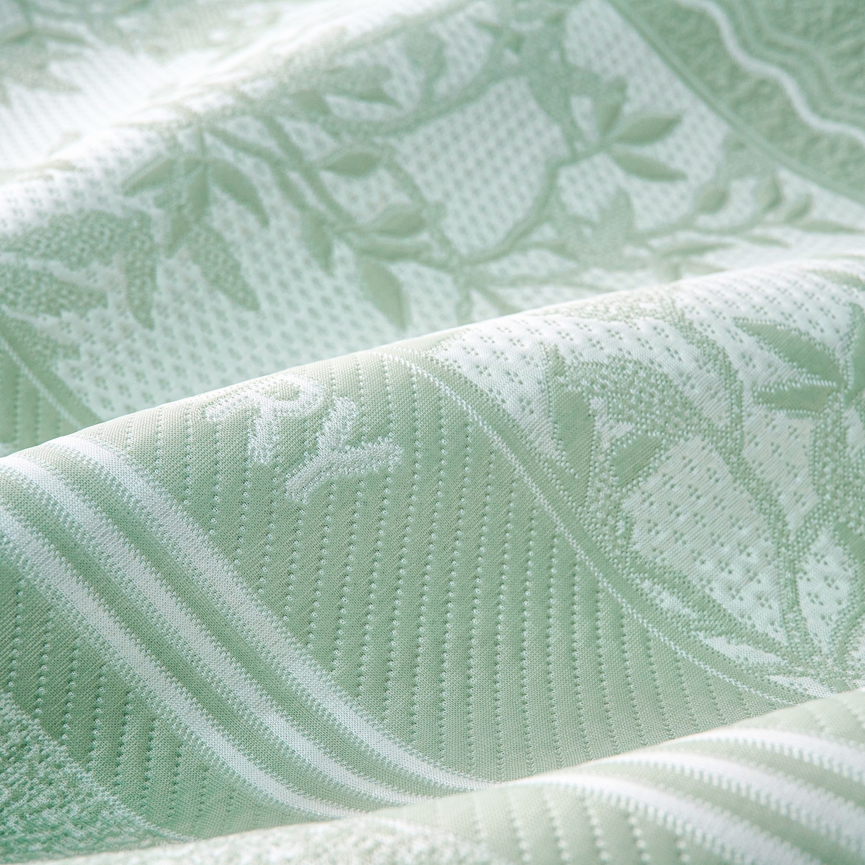 91家纺网 家纺一手货源 找家纺 宜派家纺 2026新款提花PE凉感冰丝席凉席席子三件套 风景-床笠绿