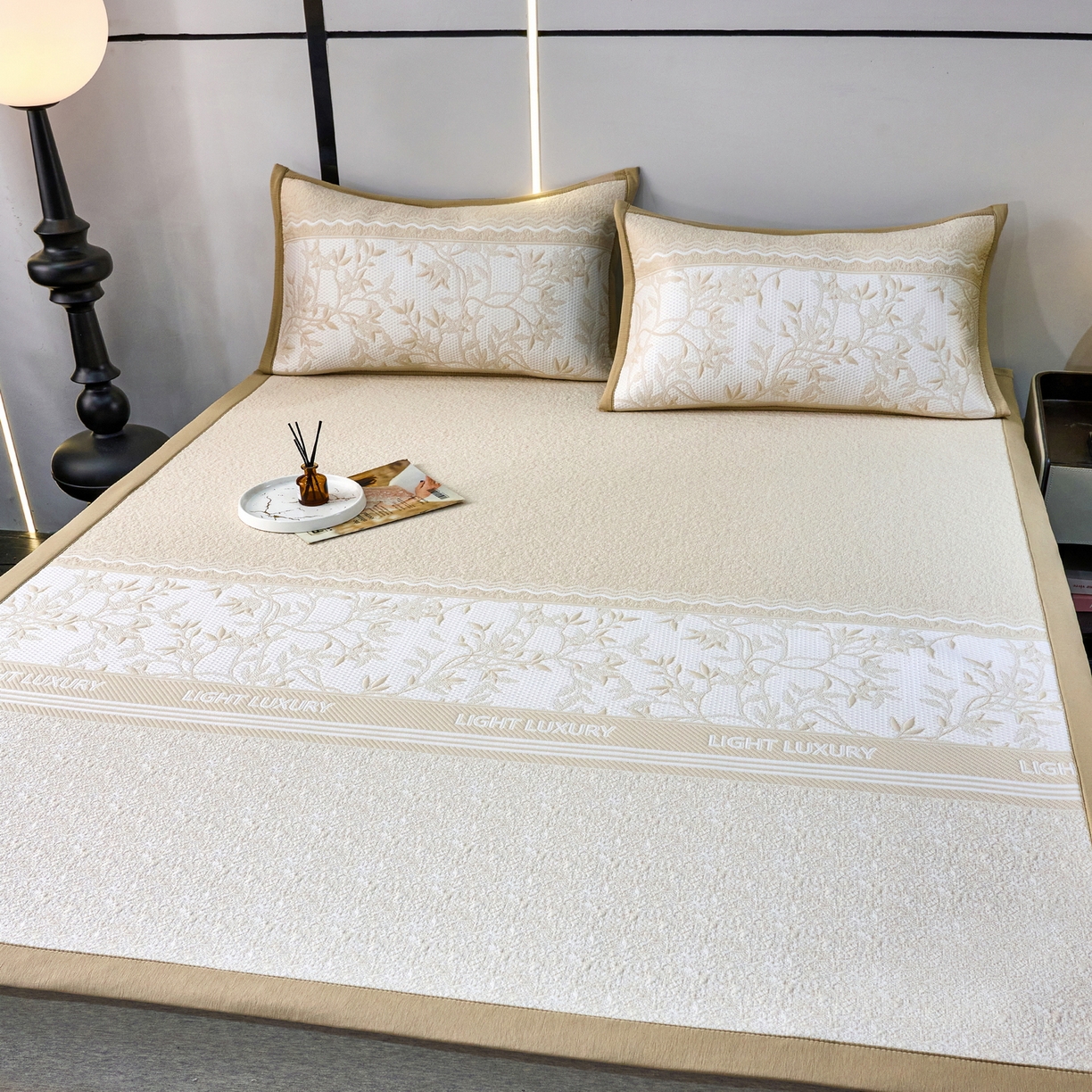 91家纺网 家纺一手货源 找家纺 宜派家纺 2026新款提花PE凉感冰丝席凉席席子三件套 风景-直角咖