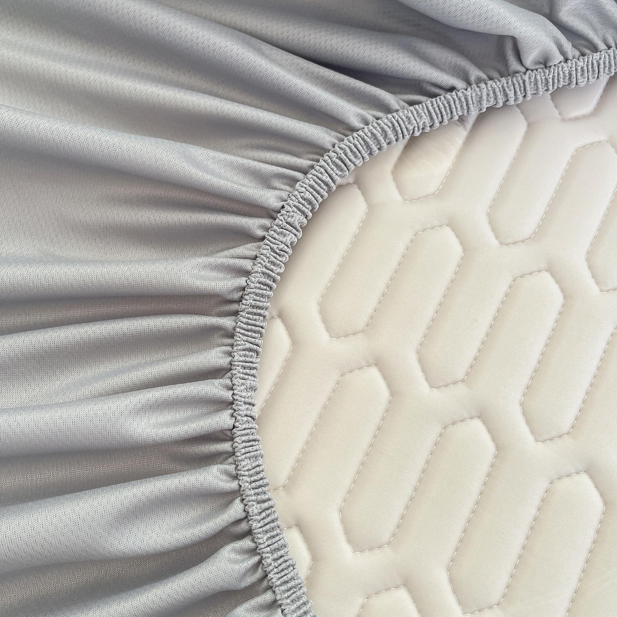 91家纺网 家纺一手货源 找家纺 摩妮卡 2026春夏新款凉感丝印花小清新乳胶凉席席子床笠款三件套 绅士狗狗