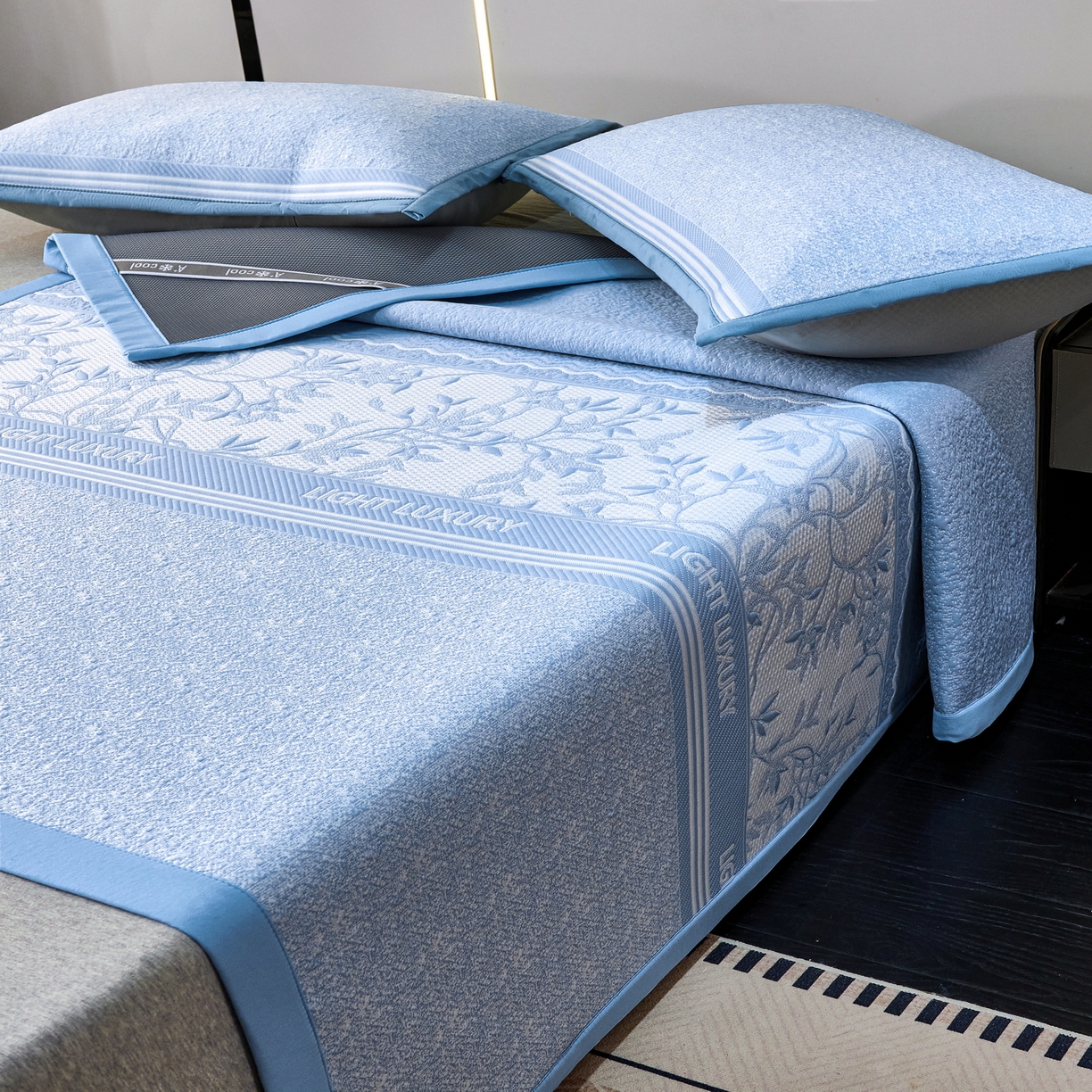 91家纺网 家纺一手货源 找家纺 宜派家纺 2026新款提花PE凉感冰丝席凉席席子三件套 风景-直角蓝