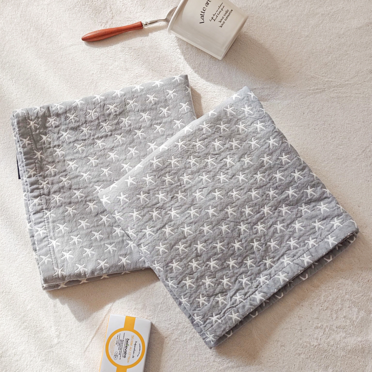 91家纺网 家纺一手货源 找家纺 沐瑟家纺 2026新款卡通小清新枕巾 星星 灰色