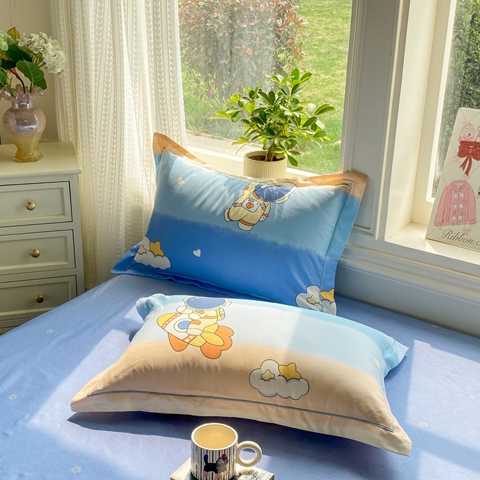 91家纺网 家纺一手货源 找家纺 凌鼎 2026新款多规格掉边全棉印花四件套 浪漫宇航