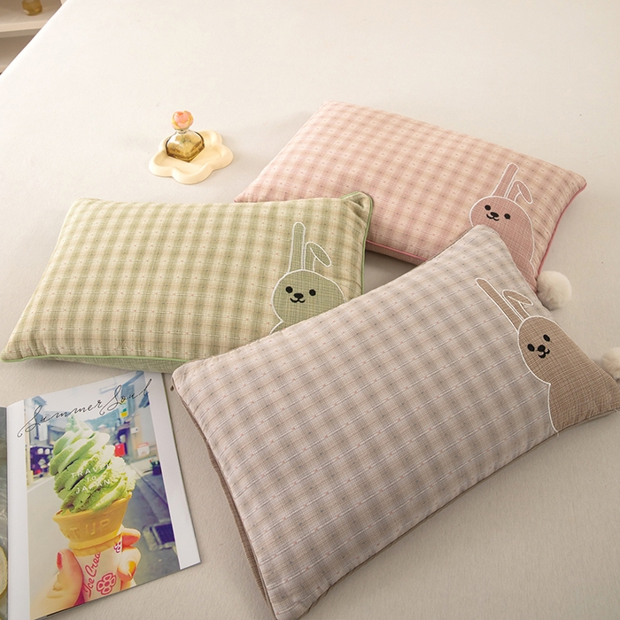 91家纺网 家纺一手货源 找家纺 枕之坊 2026新款全棉毛球兔子荞麦枕 毛球兔-绿色