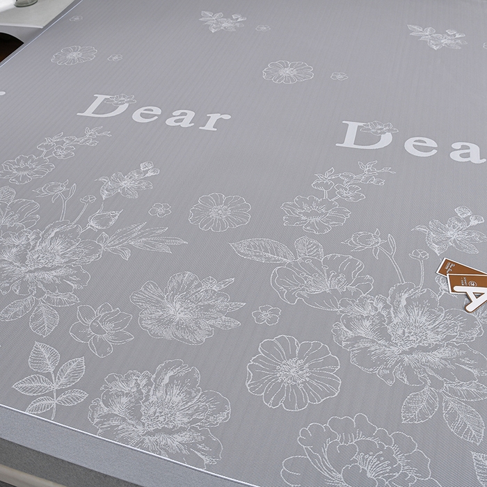 91家纺网 家纺一手货源 找家纺 小牛席业 2026新款【实拍风格】PE凉感-轻奢赫本提花冰丝席系列凉席藤席冰藤席冰丝席竹席 灰色