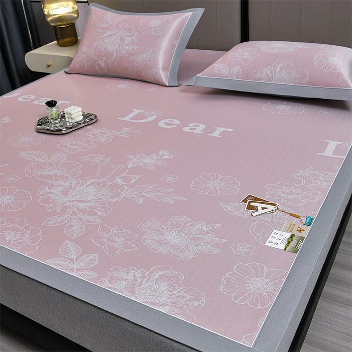 91家纺网 家纺一手货源 找家纺 小牛席业 2026新款【实拍风格】PE凉感-轻奢赫本提花冰丝席系列凉席藤席冰藤席冰丝席竹席 粉色