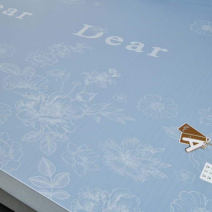 91家纺网 家纺一手货源 找家纺 小牛席业 2026新款【实拍风格】PE凉感-轻奢赫本提花冰丝席系列凉席藤席冰藤席冰丝席竹席 蓝色