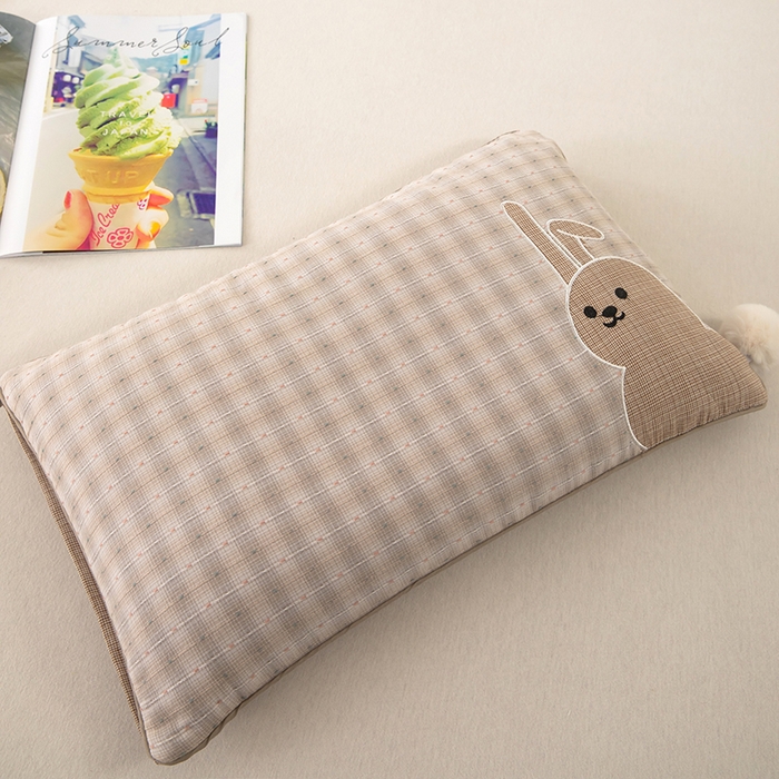 91家纺网 家纺一手货源 找家纺 枕之坊 2026新款全棉毛球兔子荞麦枕 毛球兔-咖色