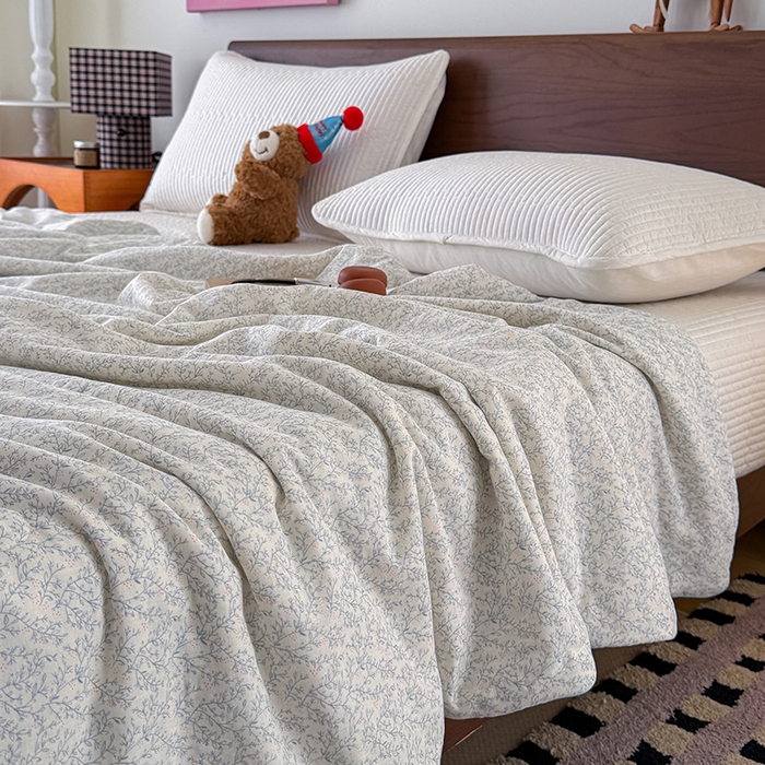 91家纺网 家纺一手货源 找家纺 HL原创 2026新款全棉双层纱小冰皮冰纱双感夏被夏凉被空调被 枝蔓