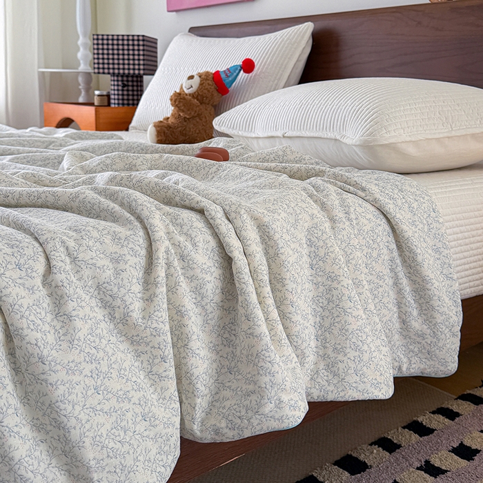 91家纺网 家纺一手货源 找家纺 HL原创 2026新款全棉双层纱小冰皮冰纱双感夏被夏凉被空调被 枝蔓