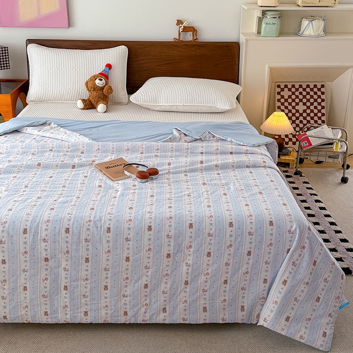 91家纺网 家纺一手货源 找家纺 HL原创 2026新款全棉双层纱小冰皮冰纱双感夏被夏凉被空调被 条纹萌熊