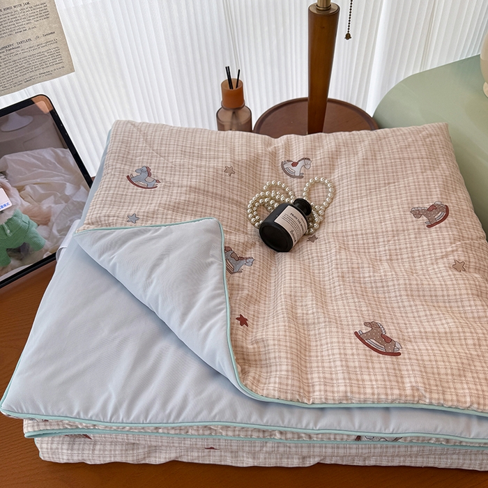 91家纺网 家纺一手货源 找家纺 HL原创 2026新款全棉双层纱小冰皮冰纱双感夏被夏凉被空调被 旋转木马