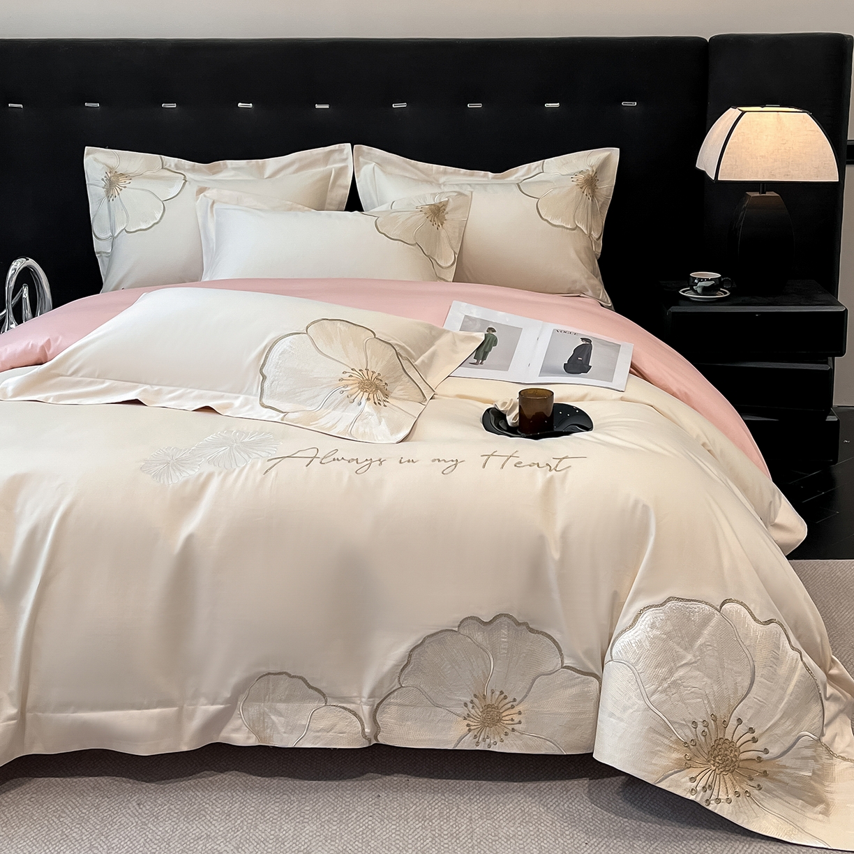 91家纺网 家纺一手货源 找家纺 置顶家纺 2026新款亲肤加厚磨毛刺绣四件套-花颜叶语 花颜叶语-白+粉