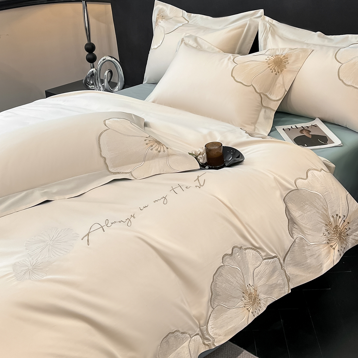 91家纺网 家纺一手货源 找家纺 置顶家纺 2026新款亲肤加厚磨毛刺绣四件套-花颜叶语 花颜叶语-白+繁星蓝