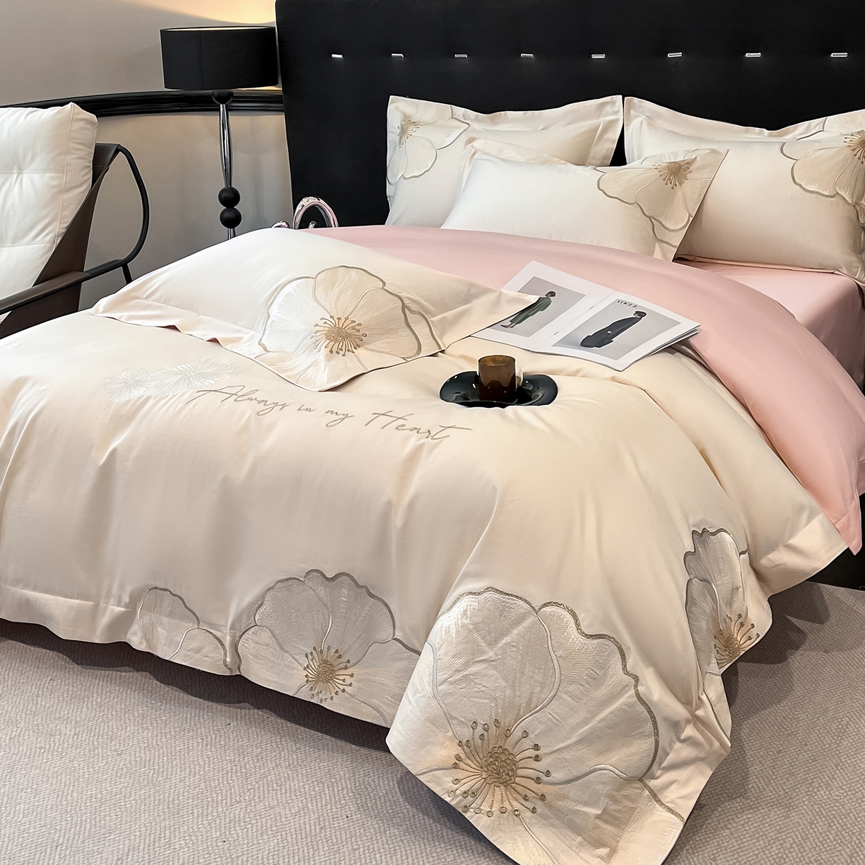 91家纺网 家纺一手货源 找家纺 置顶家纺 2026新款亲肤加厚磨毛刺绣四件套-花颜叶语 花颜叶语-白+粉