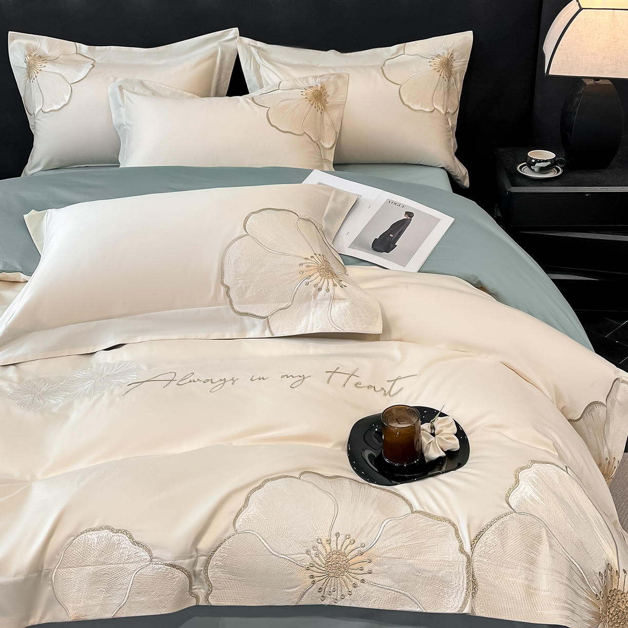 91家纺网 家纺一手货源 找家纺 置顶家纺 2026新款亲肤加厚磨毛刺绣四件套-花颜叶语 花颜叶语-白+繁星蓝