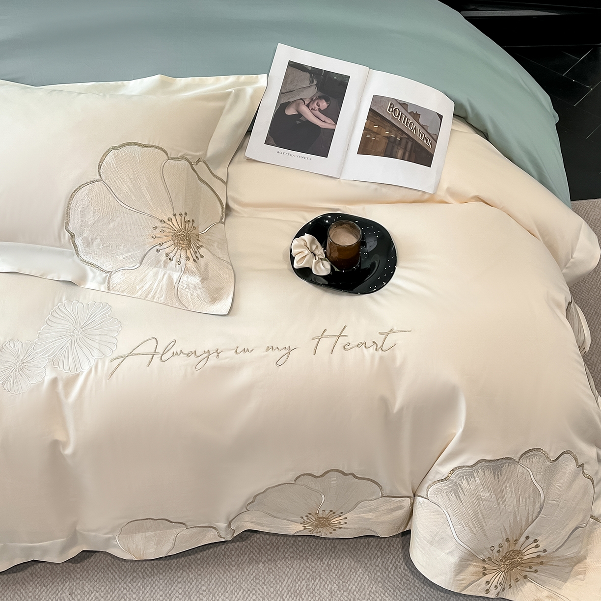 91家纺网 家纺一手货源 找家纺 置顶家纺 2026新款亲肤加厚磨毛刺绣四件套-花颜叶语 花颜叶语-白+繁星蓝